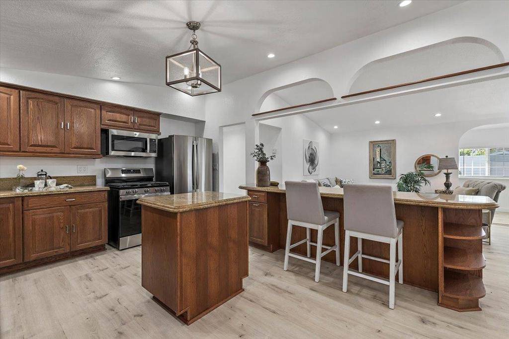 Sunnyvale, CA 94089,902 Blazingwood DR