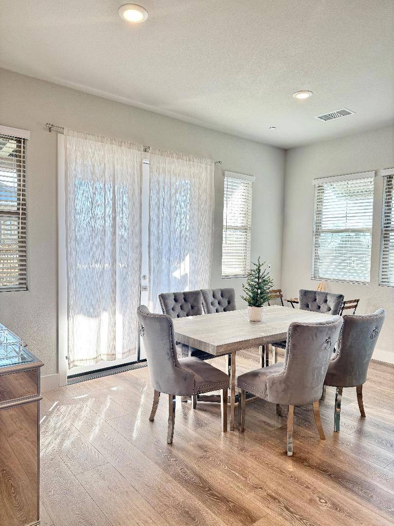 Davis, CA 95616,1661 Spring ST #424