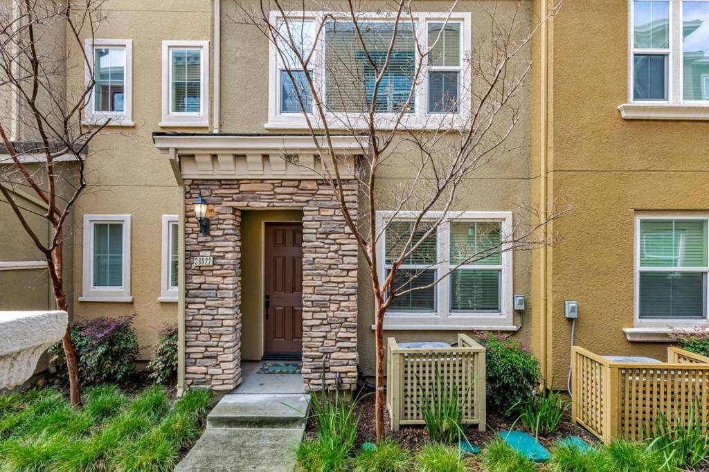 Newark, CA 94560,38922 Tobira PL