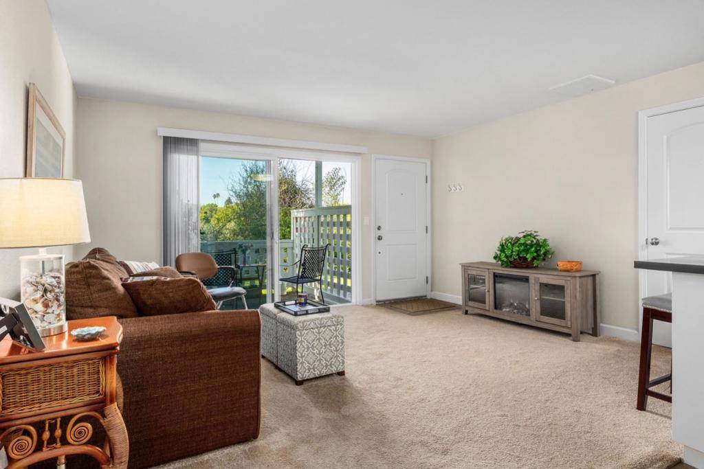 Santa Cruz, CA 95062,755 14th AVE #811