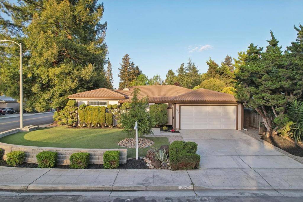 Sunnyvale, CA 94086,1049 Azalea DR