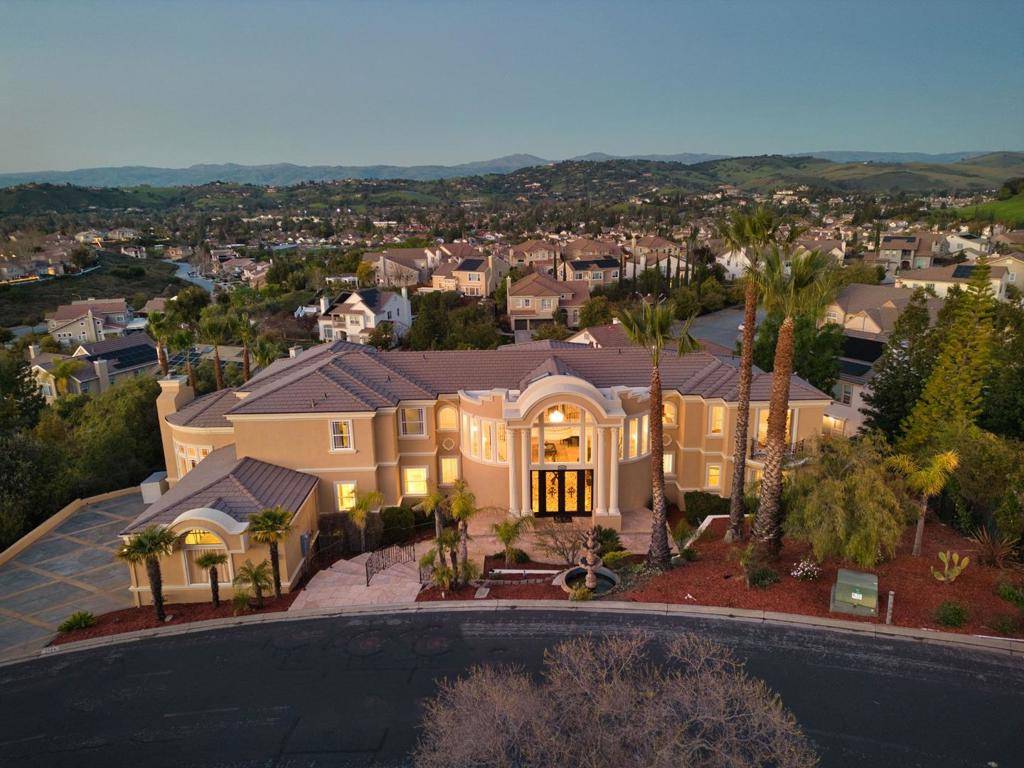 San Jose, CA 95120,7184 Glenview DR