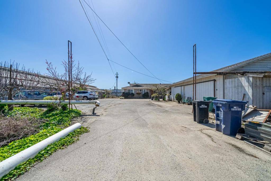 Royal Oaks, CA 95076,2 Lewis RD