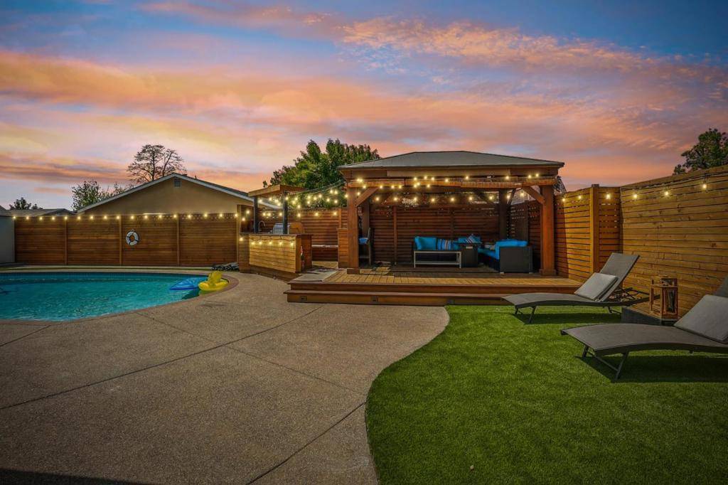 Livermore, CA 94550,515 Zircon WAY