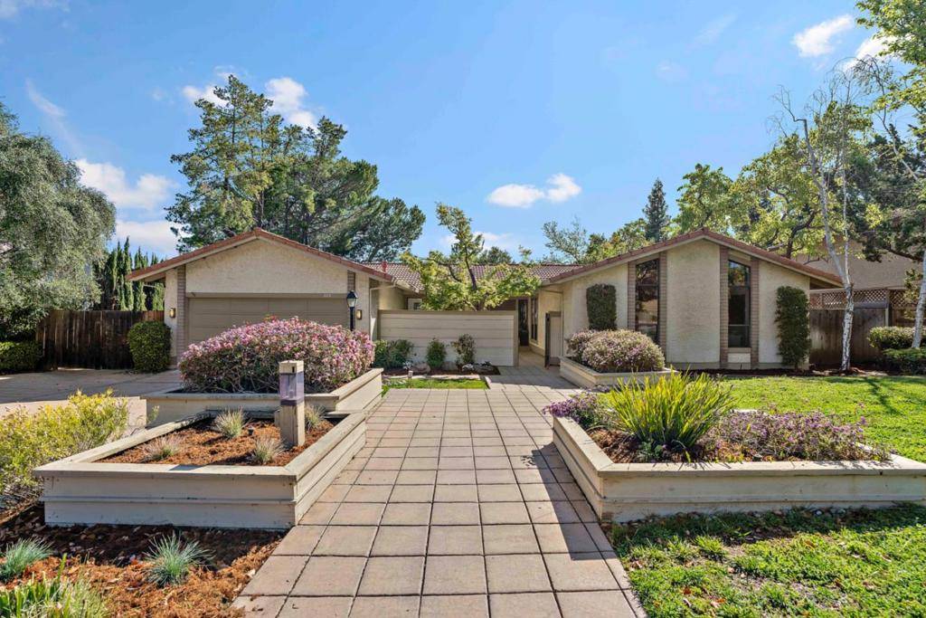 Los Gatos, CA 95032,222 Casitas Bulevar