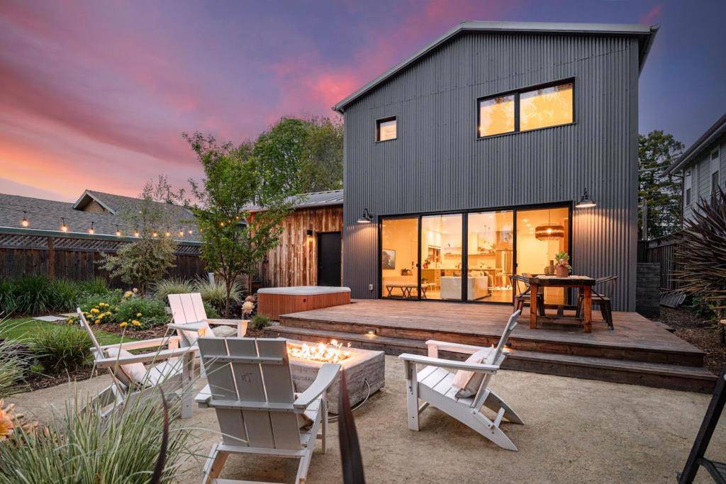 Santa Cruz, CA 95060,320 Grant ST