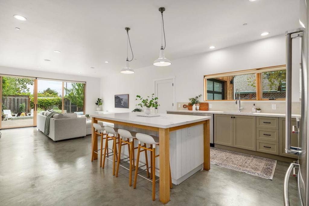 Santa Cruz, CA 95060,320 Grant ST
