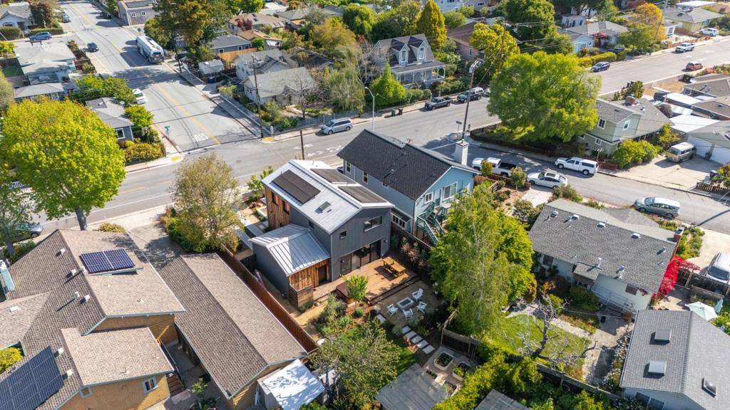 Santa Cruz, CA 95060,320 Grant ST