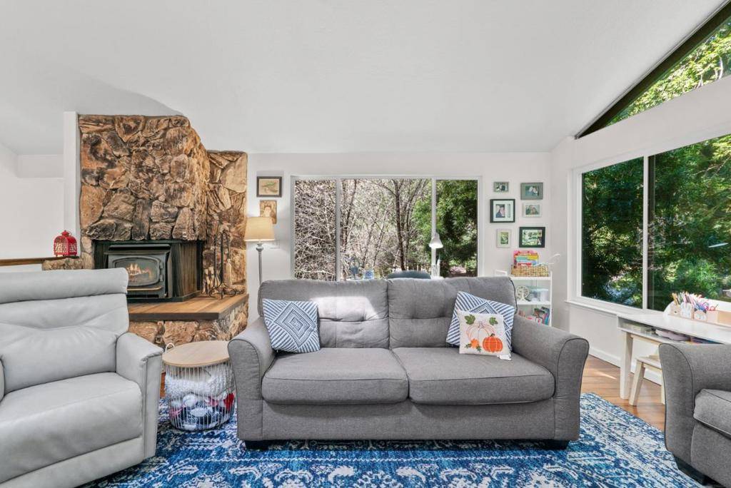 Aptos, CA 95003,903 Redwood DR