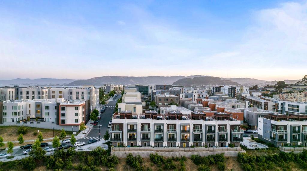 San Francisco, CA 94124,555 Innes AVE #408