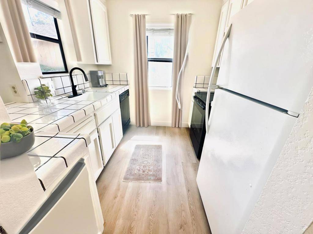 Sunnyvale, CA 94086,558 Ironwood TER #4