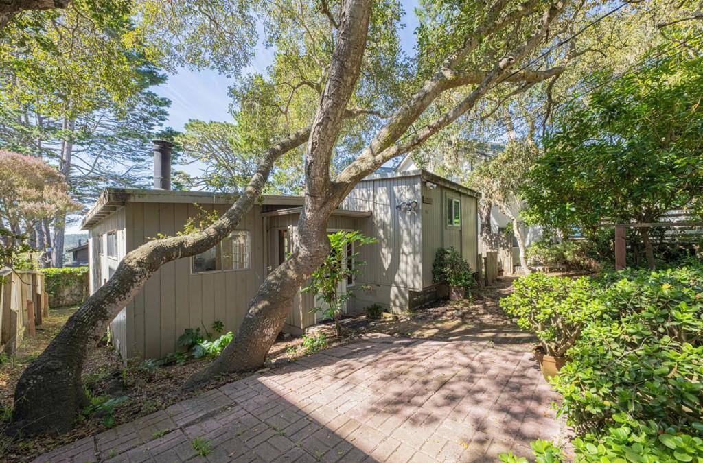 Pacific Grove, CA 93950,1208 Presidio BLVD