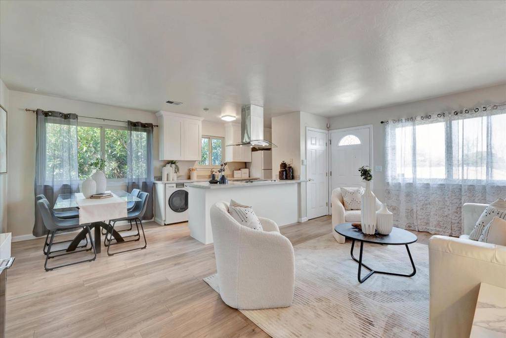Campbell, CA 95008,231 Watson DR #4