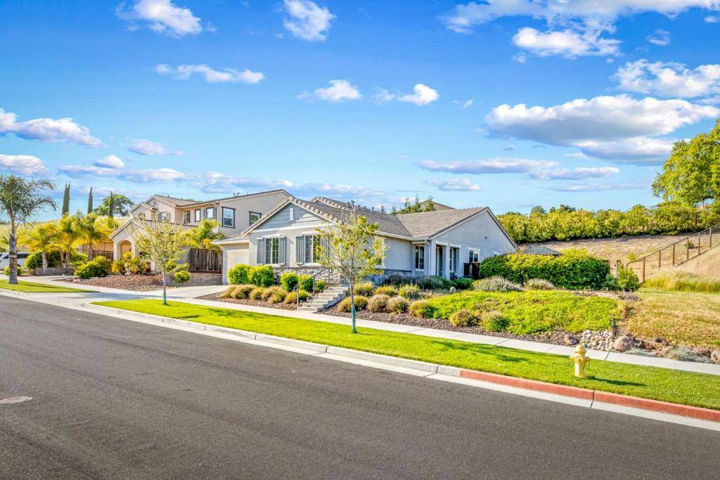 Gilroy, CA 95020,1611 Longmeadow CT