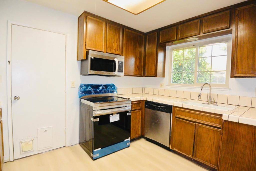 Modesto, CA 95355,2708 Palomino LN