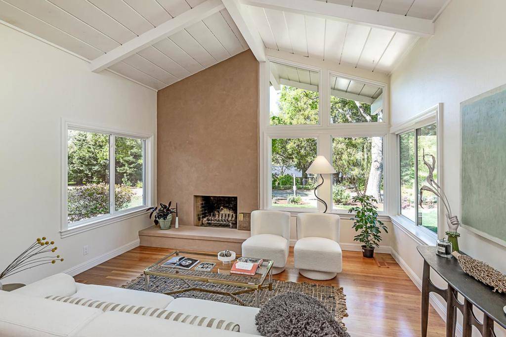 Los Altos Hills, CA 94022,27696 Vogue CT