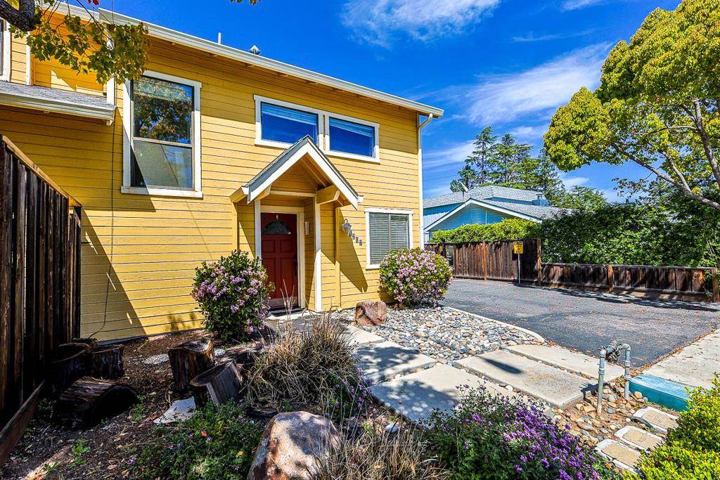 Campbell, CA 95008,1207 Smith AVE