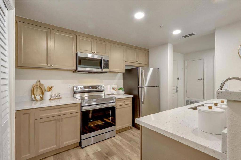 Santa Clara, CA 95054,1883 Agnew RD #229