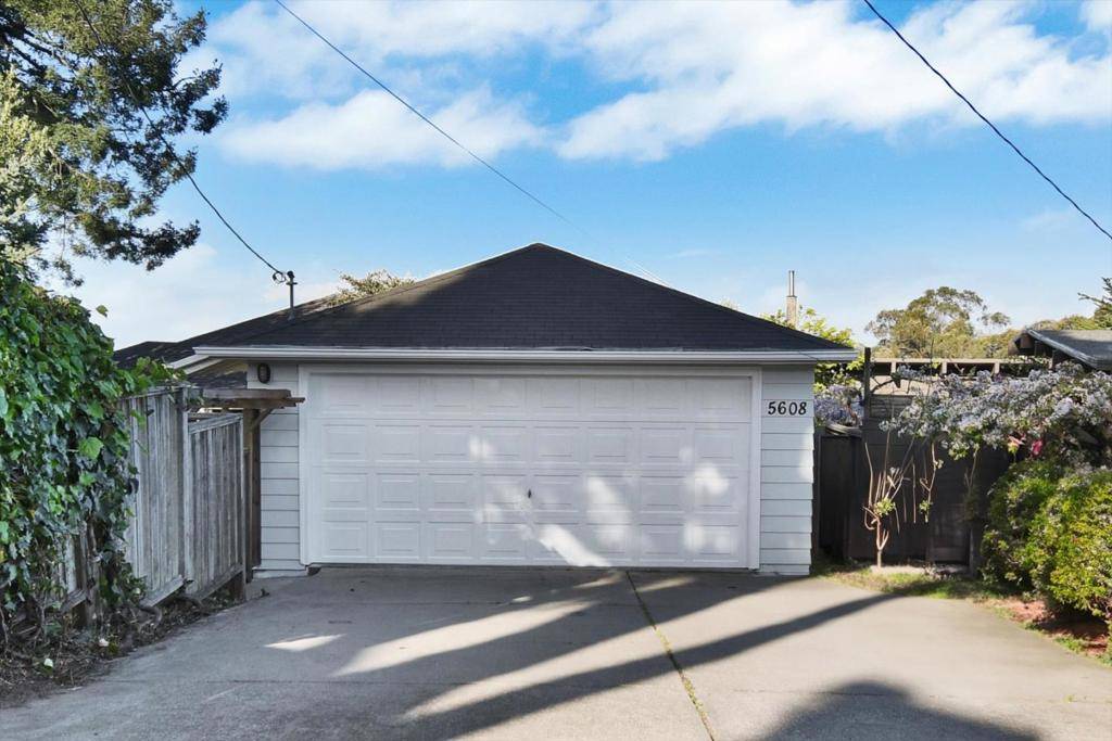 Oakland, CA 94611,5608 Balboa DR