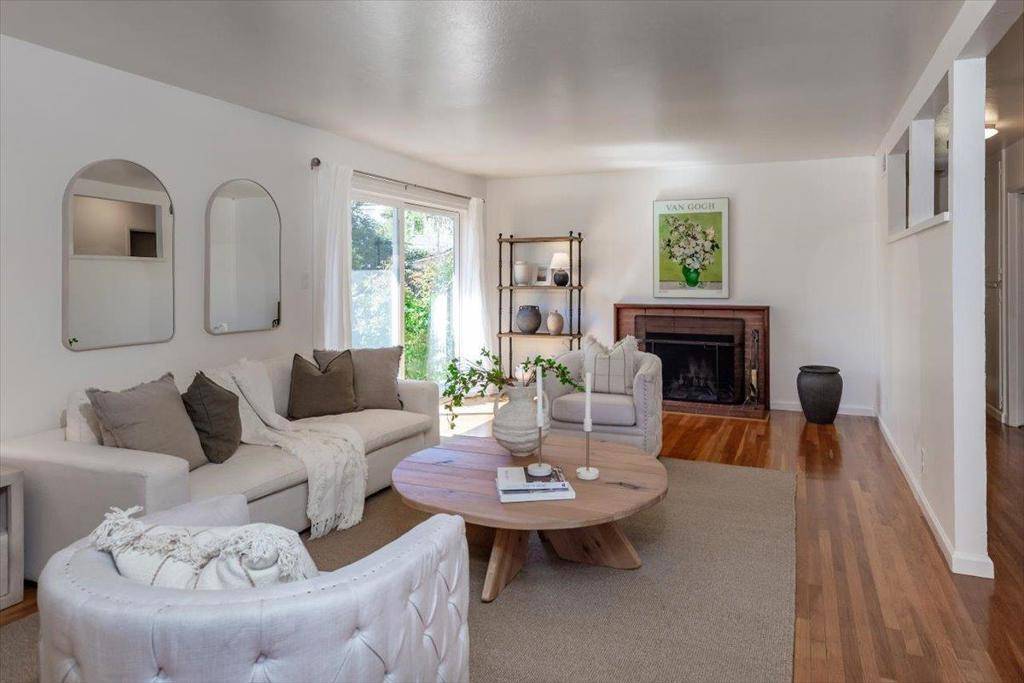 Los Gatos, CA 95032,208 Carlester DR