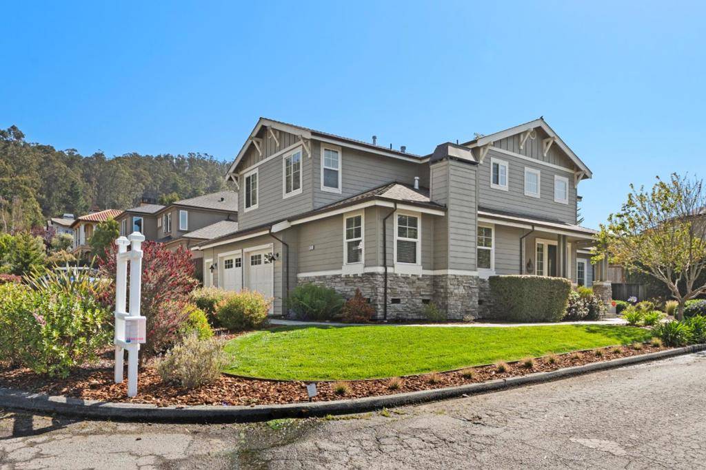 Half Moon Bay, CA 94019,412 Magellan AVE