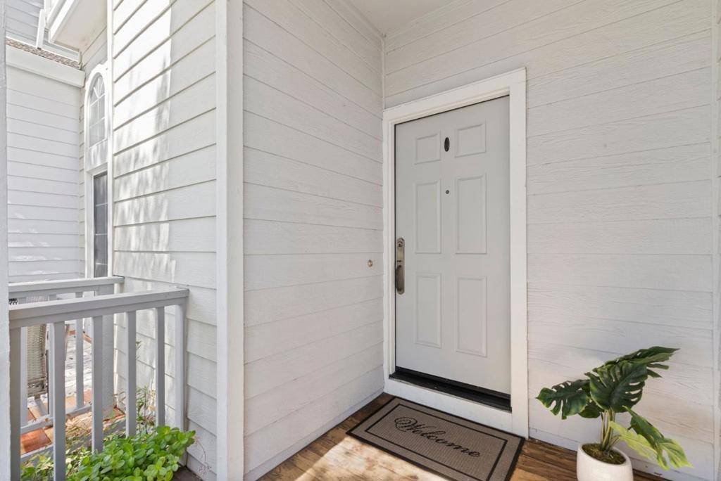 CA 94065,394 Genoa DR