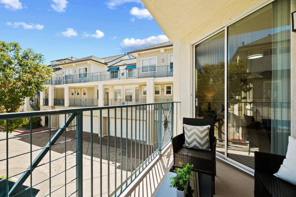 Redwood City, CA 94065,700 Baltic CIR #728