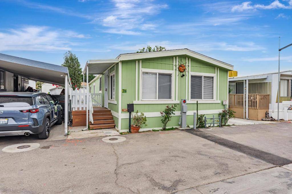 Canyon Country, CA 91387,18035 Soledad Canyon RD