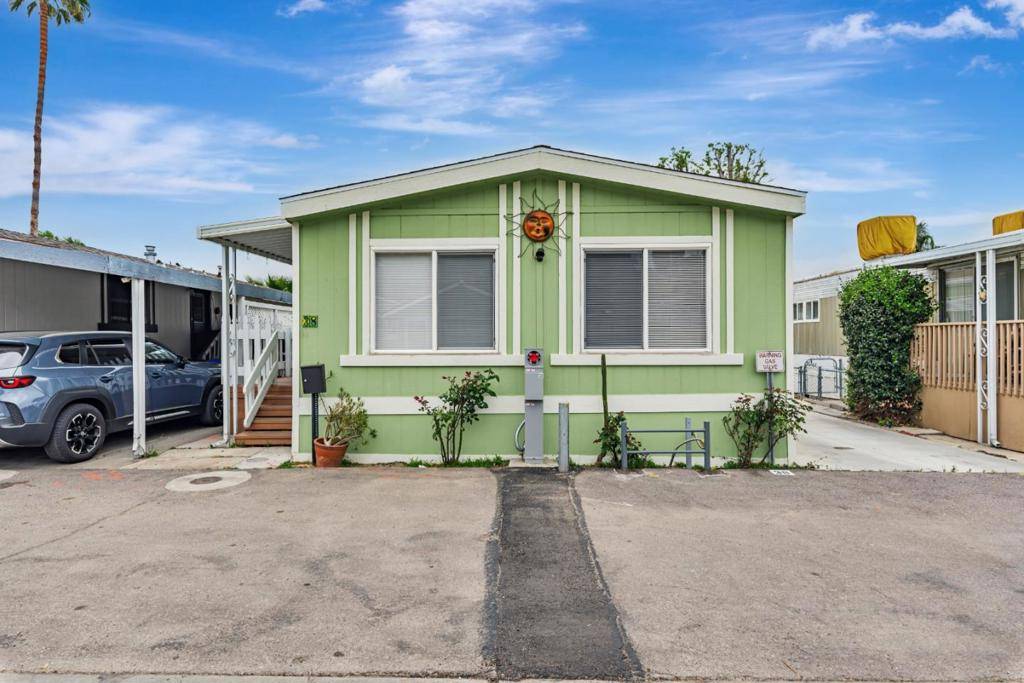 Canyon Country, CA 91387,18035 Soledad Canyon RD
