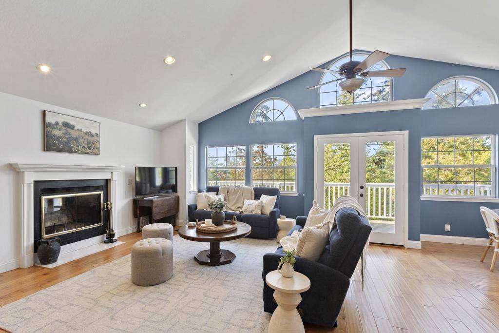 24865 Skyland RD Los Gatos, CA 95033