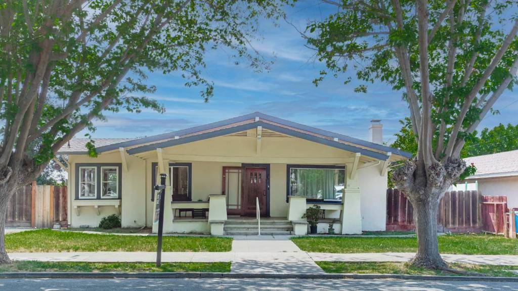 Hollister, CA 95023,906 West ST