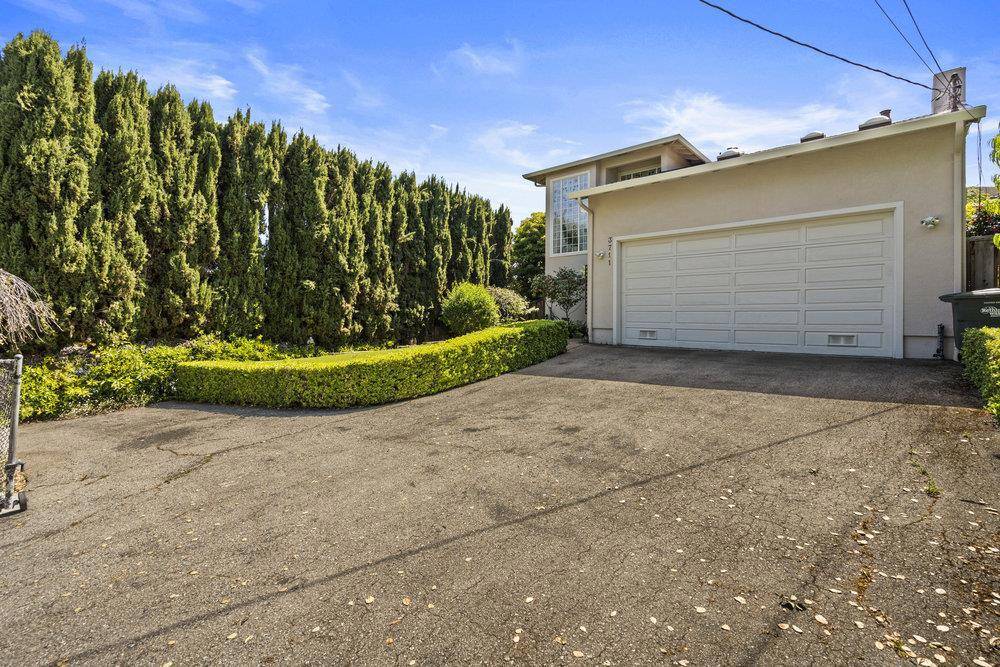 Redwood City, CA 94062,3711 Hamilton WAY
