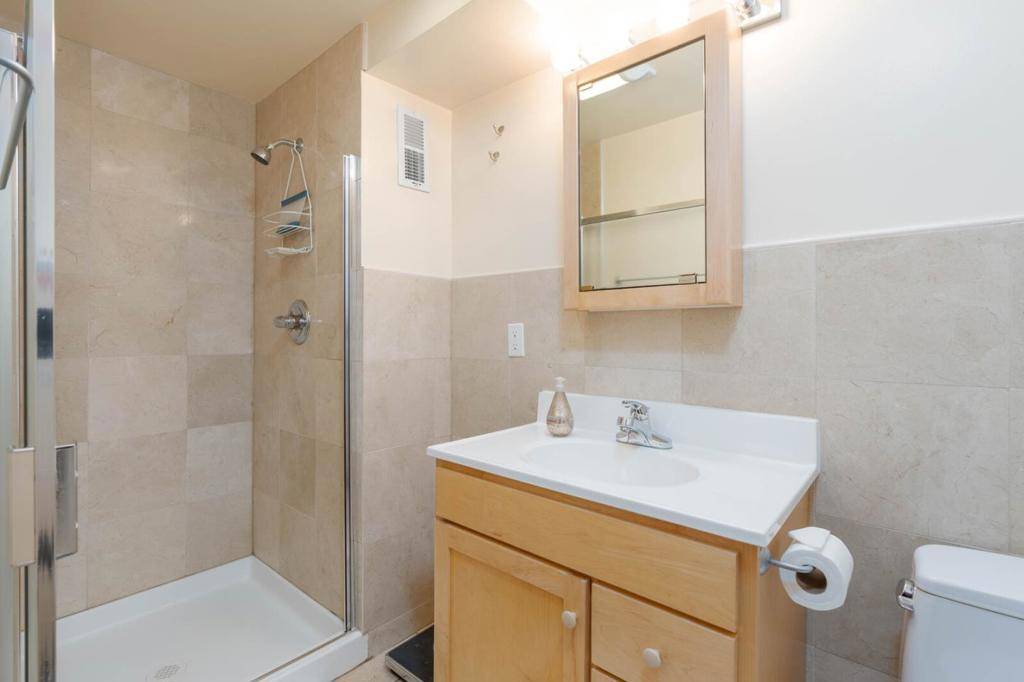 San Francisco, CA 94116,634636 Taraval ST