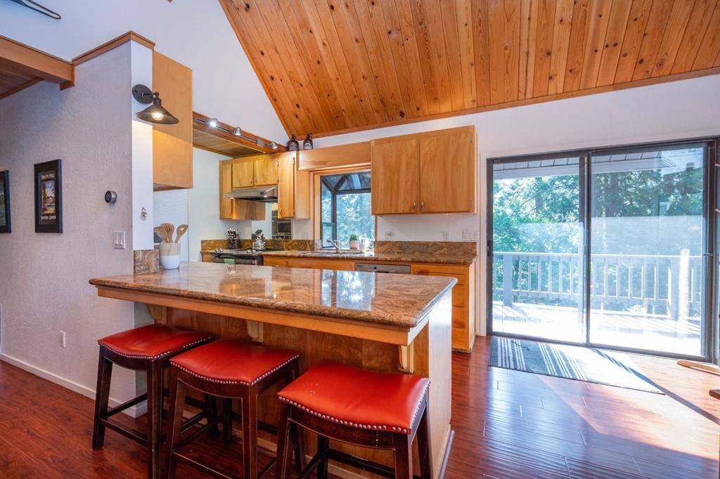 2088 Castlewood LN #11 Arnold, CA 95223