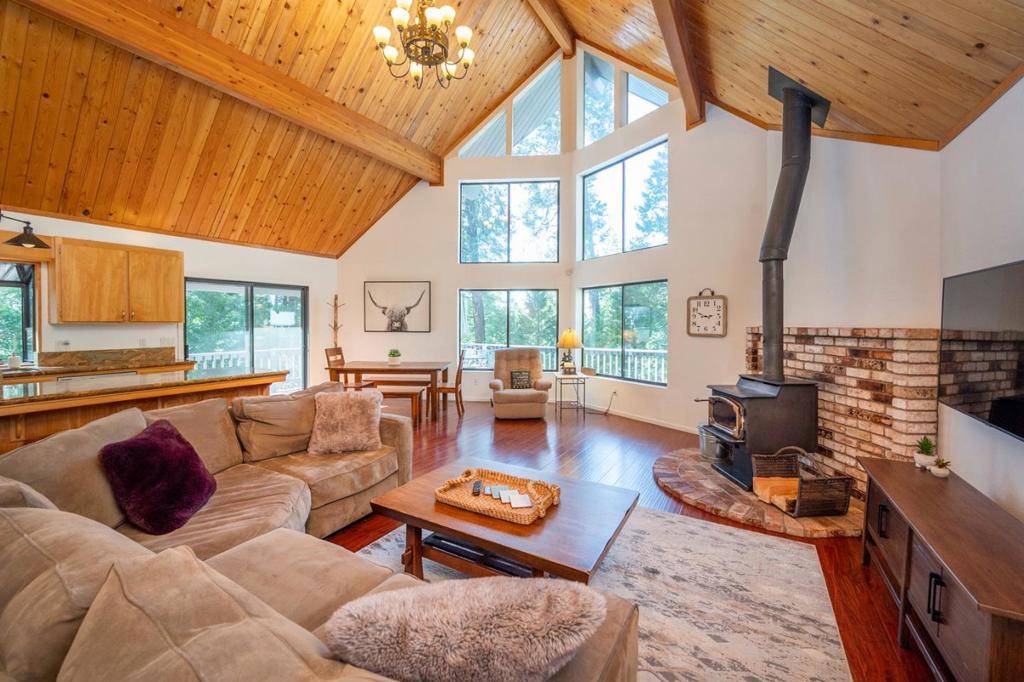 2088 Castlewood LN #11 Arnold, CA 95223