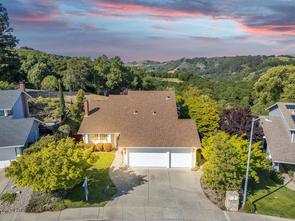 Castro Valley, CA 94552,6022 Slopeview CT