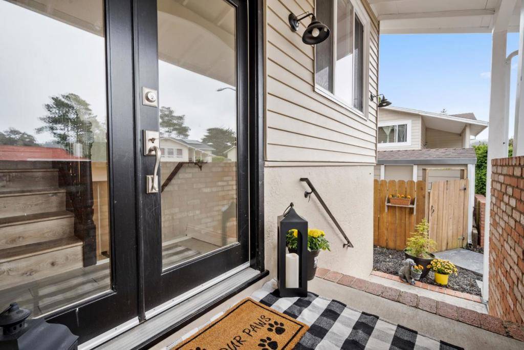 Pacifica, CA 94044,970 Park Pacifica AVE