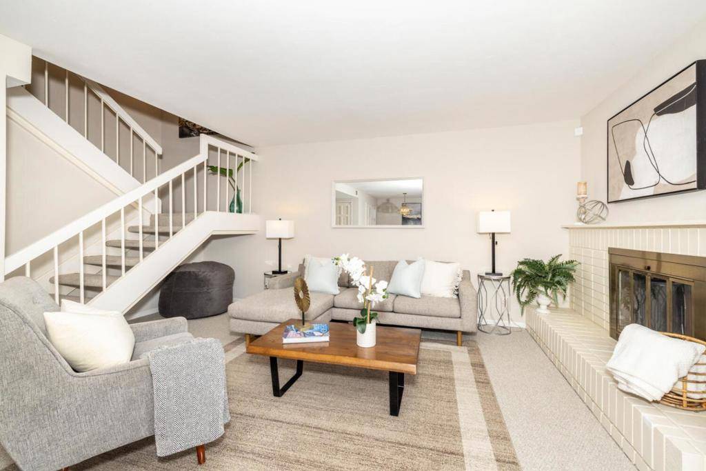 Foster City, CA 94404,614 Aquarius LN