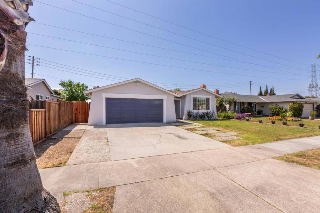 San Jose, CA 95148,2749 Scottsdale DR