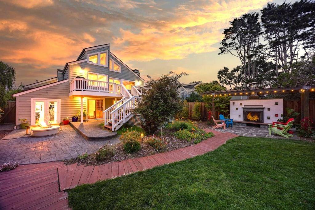 Half Moon Bay, CA 94019,628 Alsace Loraine AVE