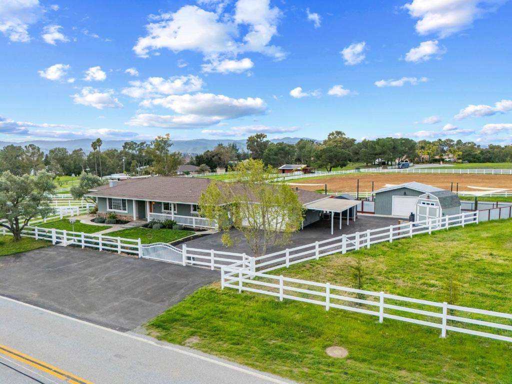 Gilroy, CA 95020,2985 Roop RD