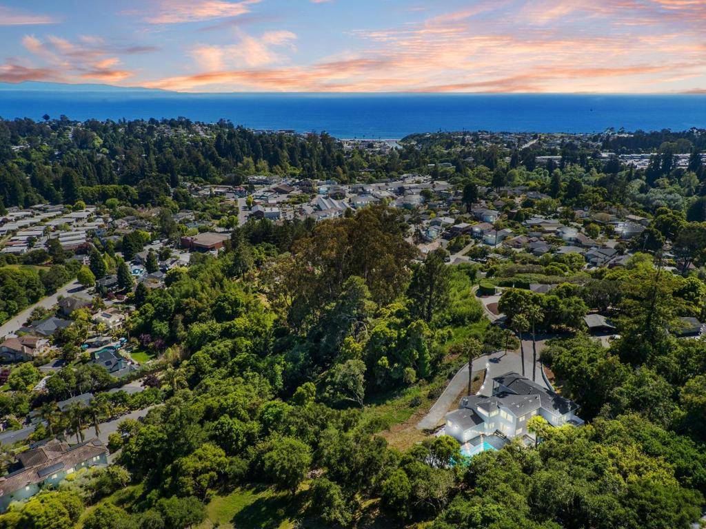 Aptos, CA 95003,532 Moonrise LN