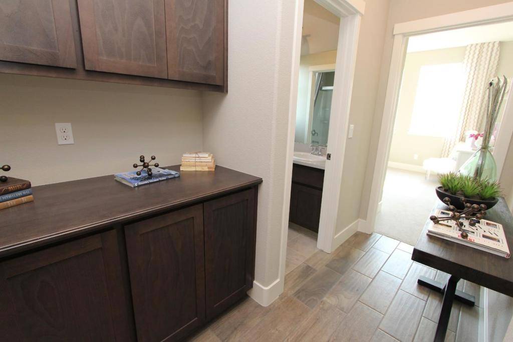 Los Banos, CA 93635,1269 Gypsum CT #2-18
