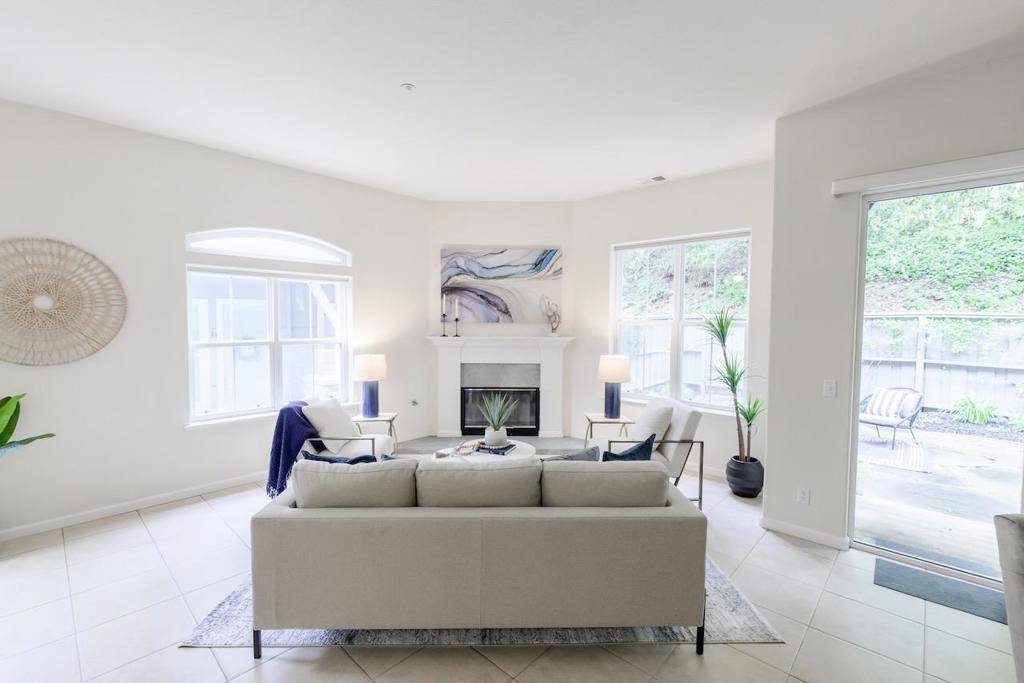 8 Flora LN Scotts Valley, CA 95066