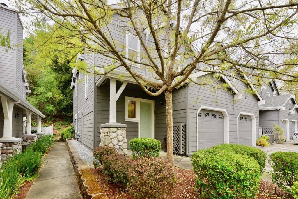 Scotts Valley, CA 95066,8 Flora LN