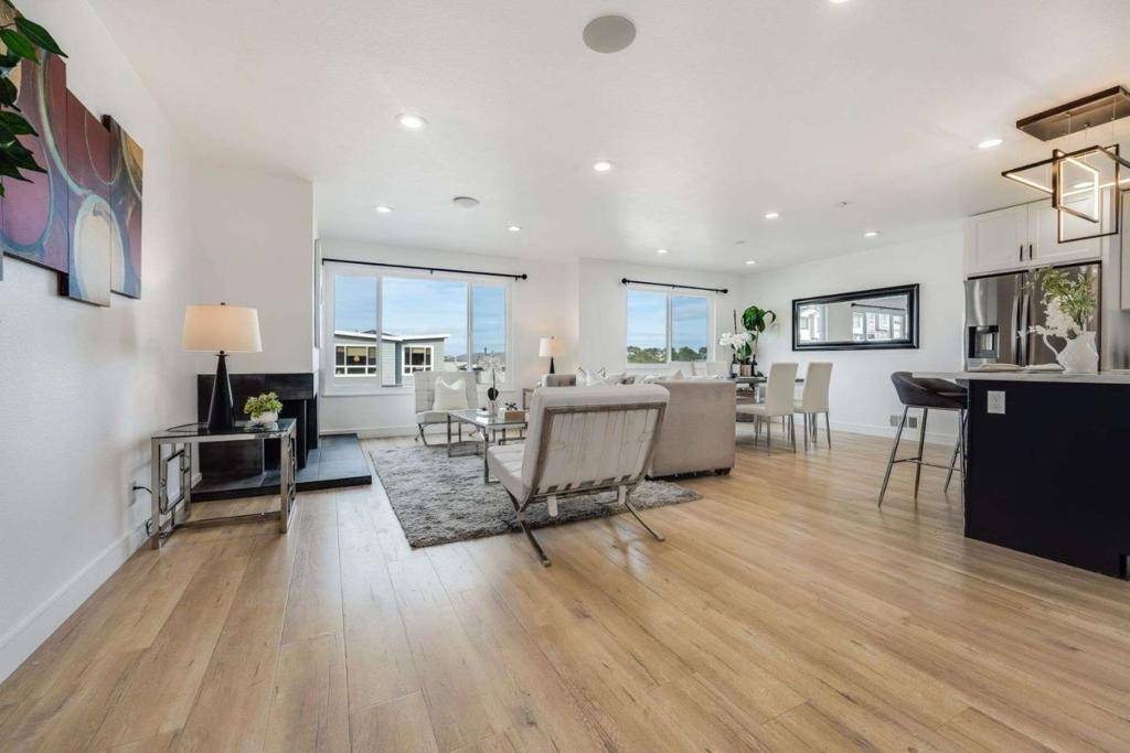 Daly City, CA 94015,27 Woodland AVE