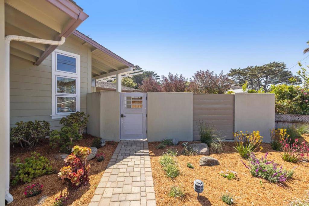 Pacific Grove, CA 93950,219 Crocker AVE