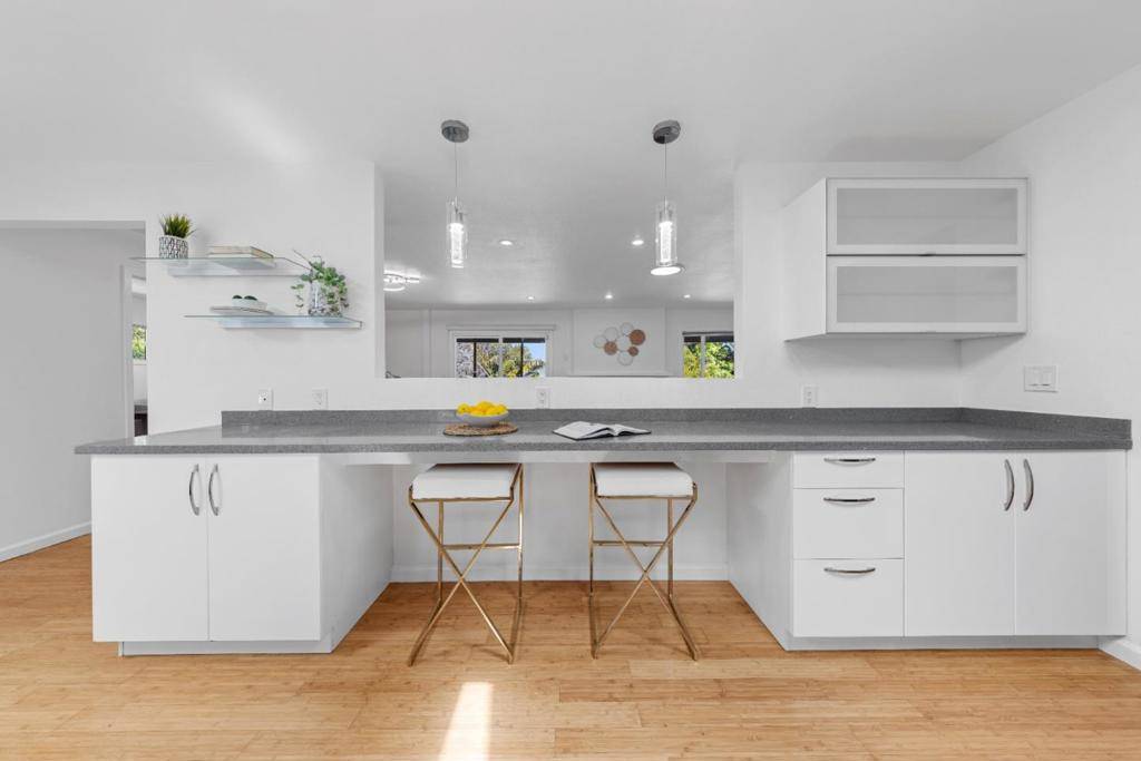 10530 Santa Lucia RD Cupertino, CA 95014