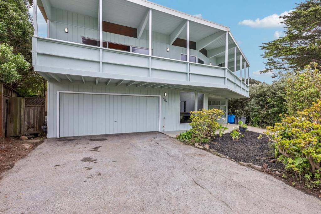 Moss Beach, CA 94038,230 Nevada AVE