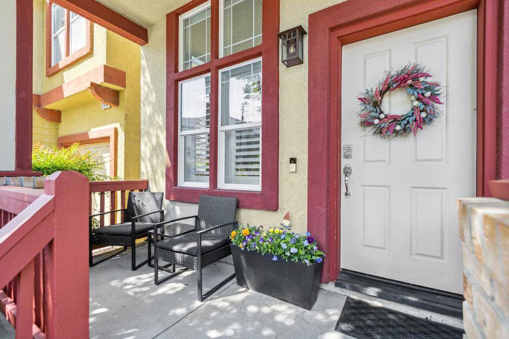 West Sacramento, CA 95605,240 3rd ST